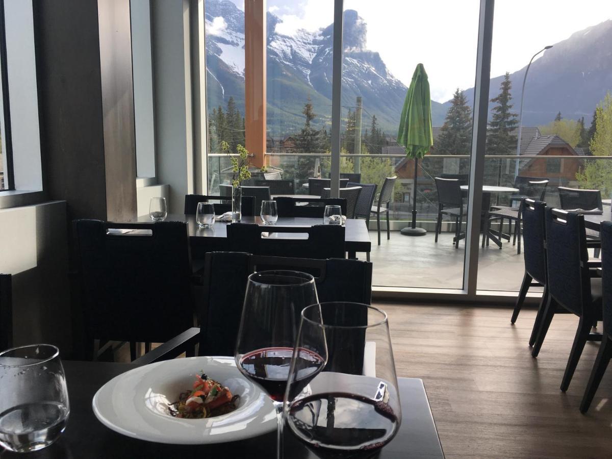 Alluring Mountain View Condo - Right In The Heart Of Downtown - Managed By Little Sister Getaways Canmore Buitenkant foto
